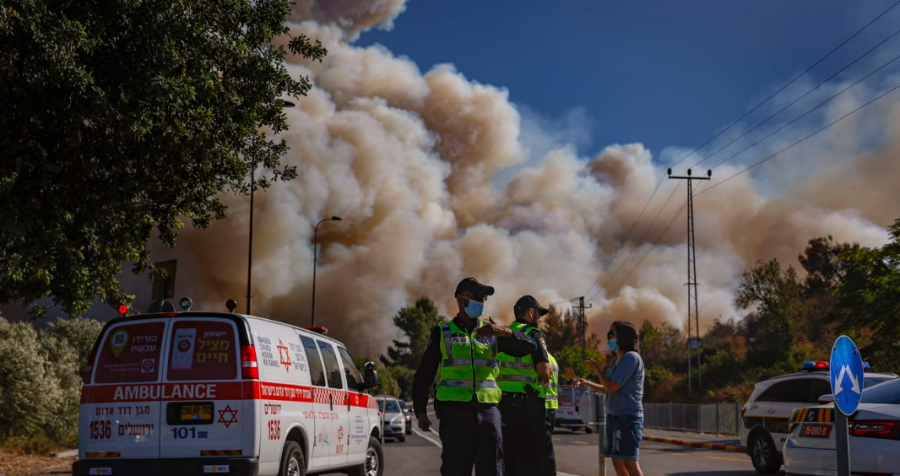 حريق كبير في القدس يدفع الإحتلال لإخلاء 6 مستوطنات